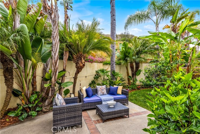 64 Vista del Valle, Aliso Viejo CA: https://media.crmls.org/medias/9e64bb61-936e-46df-9089-9c74f7bff7e3.jpg