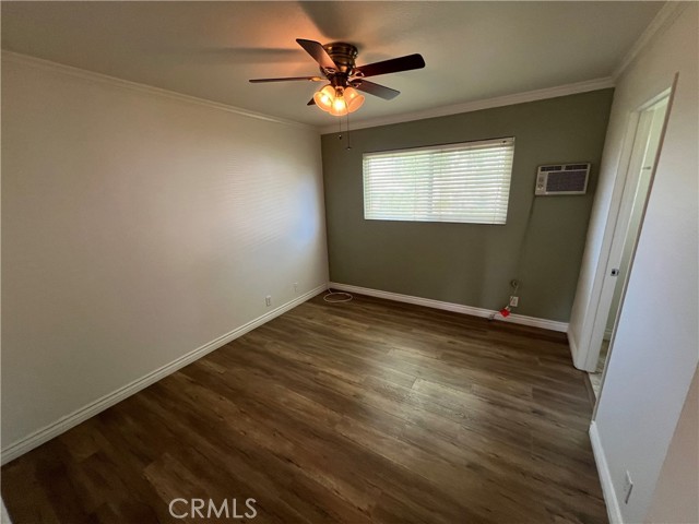 Detail Gallery Image 8 of 10 For 150 E Lakeshore Dr, Lake Elsinore,  CA 92530 - 2 Beds | 1/1 Baths