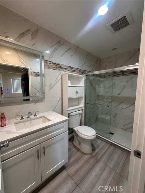 Detail Gallery Image 7 of 17 For 19115 Ludlow, Porter Ranch,  CA 91326 - 1 Beds | 1 Baths