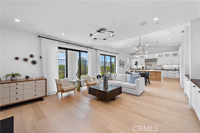 Detail Gallery Image 14 of 40 For 2507 Alta Vista Dr, Newport Beach,  CA 92660 - 5 Beds | 4/1 Baths