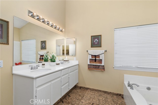22701 Hannah Court, Corona CA: https://media.crmls.org/medias/9e65a7b2-e3d2-4095-aede-318c412c8ce8.jpg