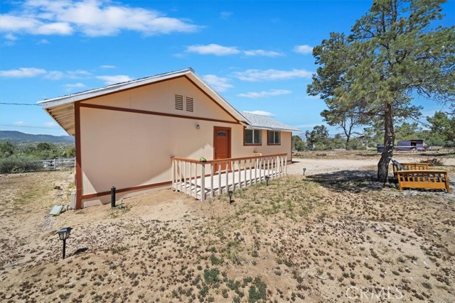 Detail Gallery Image 4 of 24 For 63285 Pinyon, Mountain Center,  CA 92561 - 3 Beds | 2 Baths