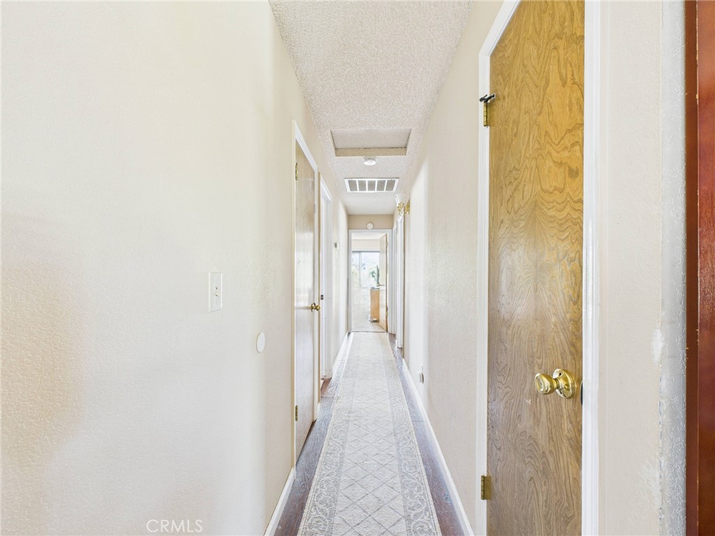 https://media.crmls.org/medias/9e66a3f7-0d01-4007-b46a-6ca9d5b4a90b.jpg?preset=X-Large