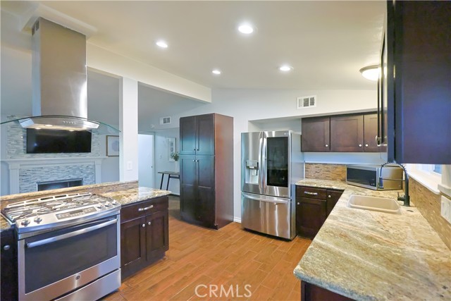 Detail Gallery Image 4 of 30 For 19031 E Center, Orange,  CA 92869 - 3 Beds | 2 Baths