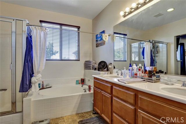 27727 Hollyoak Way, Menifee CA: https://media.crmls.org/medias/9e6733d9-f40e-489c-a17f-74e0afafbc51.jpg