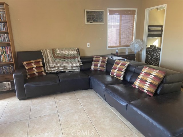 4675 Kickapoo Trail, Landers CA: https://media.crmls.org/medias/9e67871d-8d84-498f-9a1d-cb1d4360bf77.jpg