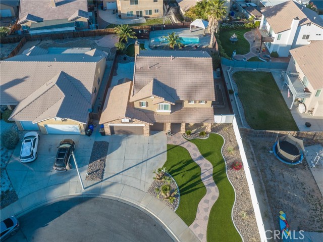 Detail Gallery Image 4 of 46 For 12304 Sunglow Ct, Victorville,  CA 92392 - 4 Beds | 2/1 Baths