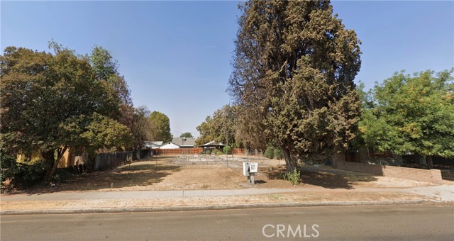 807 S Court Street, Visalia CA: https://media.crmls.org/medias/9e679737-40bf-4a0f-9ce6-2e4bcd3444f8.jpg