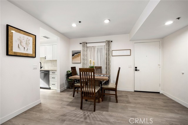 Detail Gallery Image 9 of 42 For 12141 Centralia St #208,  Lakewood,  CA 90715 - 2 Beds | 2 Baths