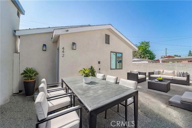 Detail Gallery Image 8 of 9 For 440 W 68th St, Los Angeles,  CA 90003 - 5 Beds | 3 Baths