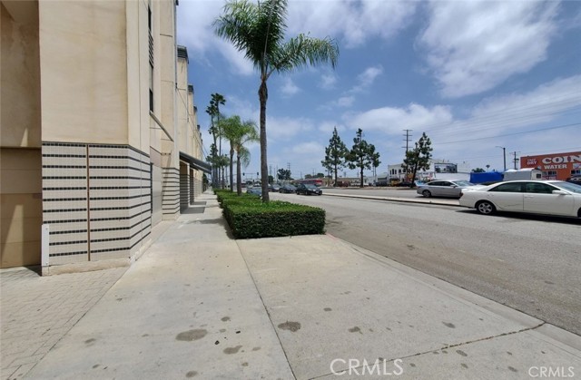 Detail Gallery Image 11 of 24 For 8021 S Vermont Ave #24,  Los Angeles,  CA 90044 - 3 Beds | 3 Baths