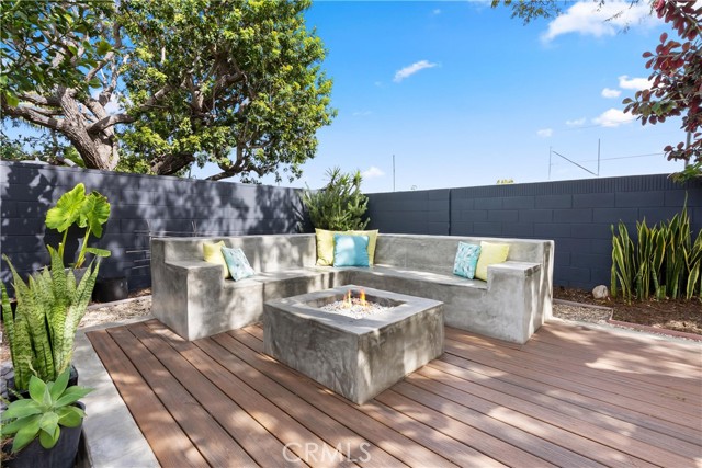 Detail Gallery Image 31 of 43 For 20442 Harbor Isle Ln, Huntington Beach,  CA 92646 - 3 Beds | 2 Baths