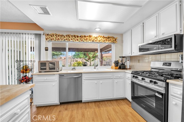 Detail Gallery Image 13 of 25 For 1114 Bottle Tree, Hemet,  CA 92545 - 3 Beds | 2 Baths