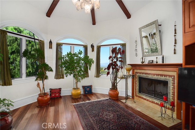 Detail Gallery Image 38 of 73 For 18933 La Montana Pl, Tarzana,  CA 91356 - 7 Beds | 6/1 Baths