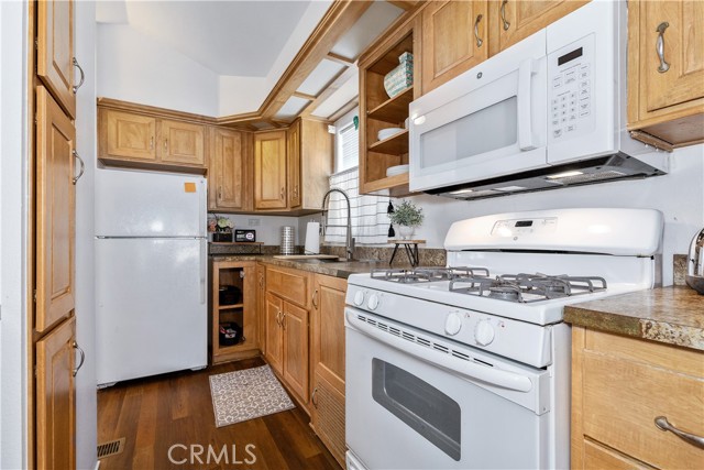 Detail Gallery Image 5 of 8 For 145 South Street #C2,  San Luis Obispo,  CA 93401 - 1 Beds | 1 Baths