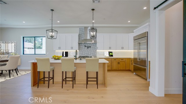 Detail Gallery Image 26 of 68 For 6250 Lindley Ave, Encino,  CA 91316 - 4 Beds | 3/1 Baths