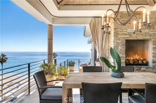 86 Emerald Bay, Laguna Beach CA: https://media.crmls.org/medias/9e6c0cf7-c80c-4cfa-8c15-38fc424ed570.jpg