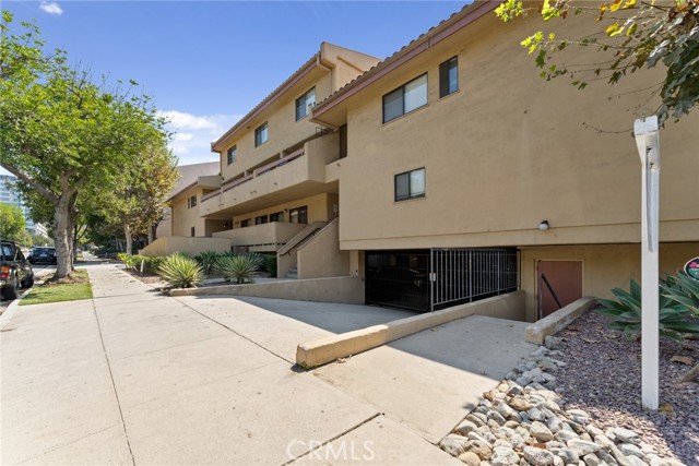 350 Burchett Street, 101 photo 2