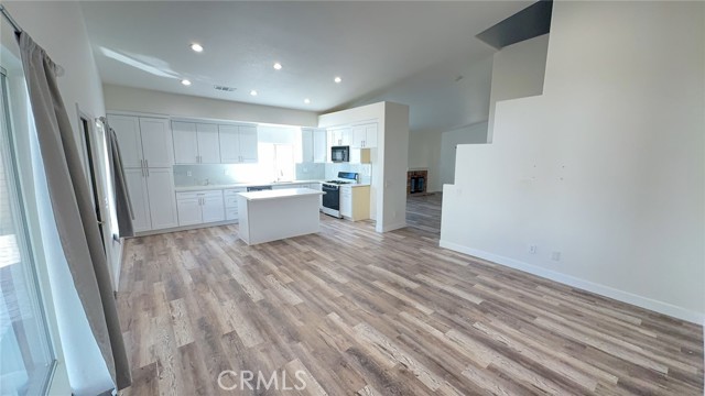 Detail Gallery Image 12 of 43 For 32440 Samuel Ave, Lake Elsinore,  CA 92587 - 4 Beds | 2/1 Baths