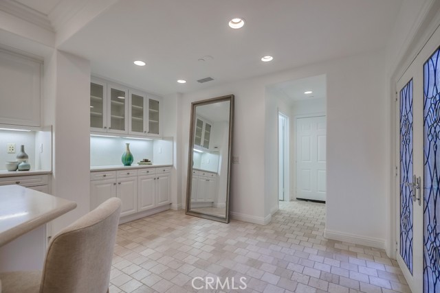 2569 Bungalow Place, Corona del Mar CA: https://media.crmls.org/medias/9e6d58f2-563d-4b09-9f10-ea983b105945.jpg