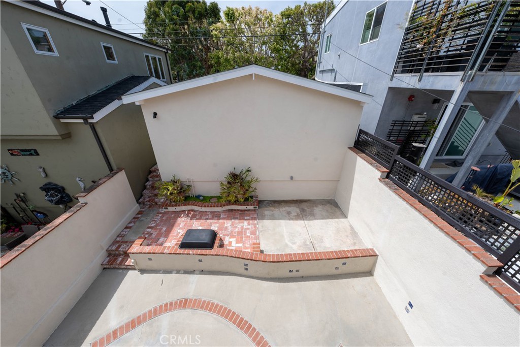 732 Rosecrans Avenue