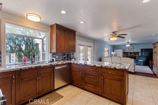 Detail Gallery Image 15 of 31 For 30406 Romero Canyon Rd, Castaic,  CA 91384 - 3 Beds | 3/1 Baths