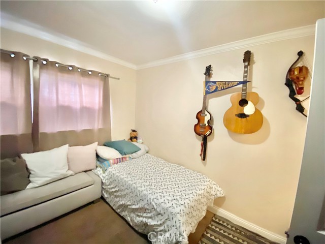 218 E 60th Street, Los Angeles CA: https://media.crmls.org/medias/9e6e9901-f030-4781-a2c1-75c7581cac4e.jpg