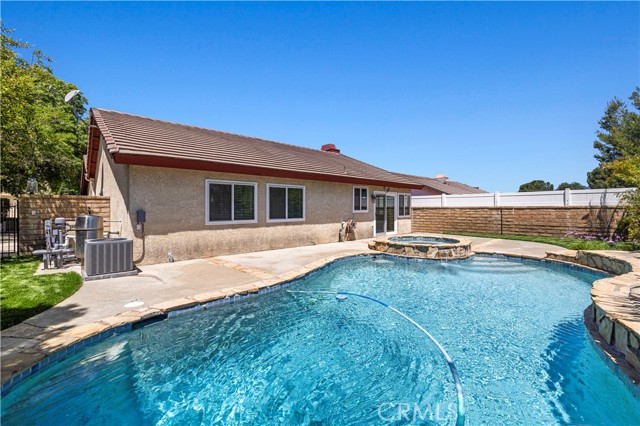 Detail Gallery Image 11 of 38 For 31332 Cherry Dr, Castaic,  CA 91384 - 3 Beds | 2 Baths
