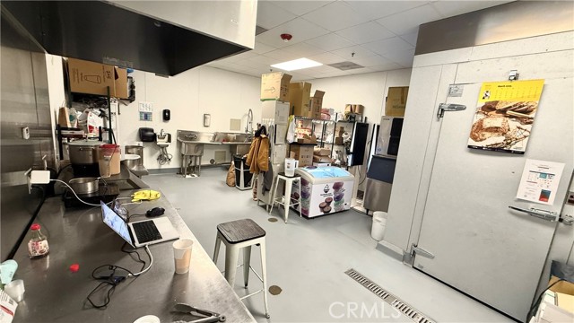 4024 Grand Ave., Chino CA: https://media.crmls.org/medias/9e6ec52e-4178-4734-8fbf-14d50b84cb7d.jpg
