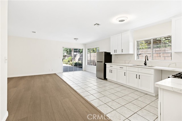 Detail Gallery Image 10 of 33 For 823 E 3rd St, Pomona,  CA 91766 - 4 Beds | 2 Baths