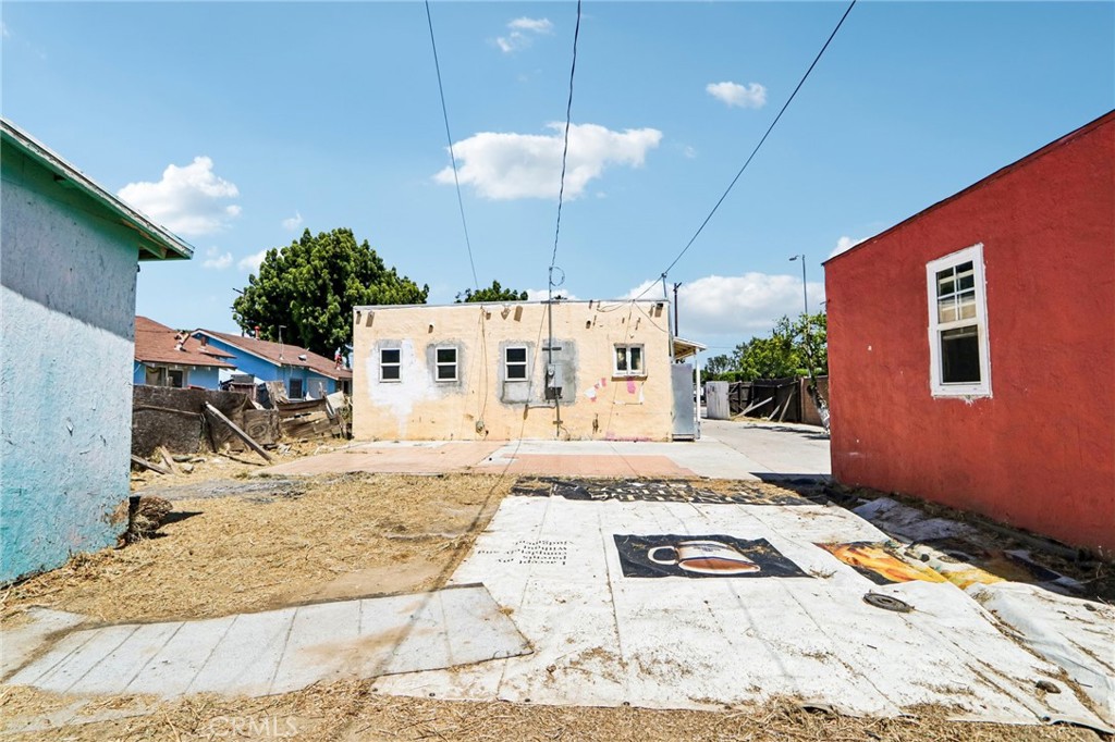 https://media.crmls.org/medias/9e700824-d877-41de-be84-164bdcea439a.jpg?preset=X-Large