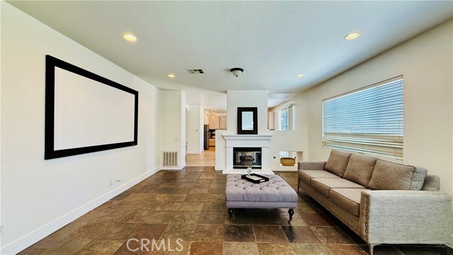 11958 Sunstone Court, Eastvale CA: https://media.crmls.org/medias/9e72751f-4079-4945-8049-36eddee0de42.jpg