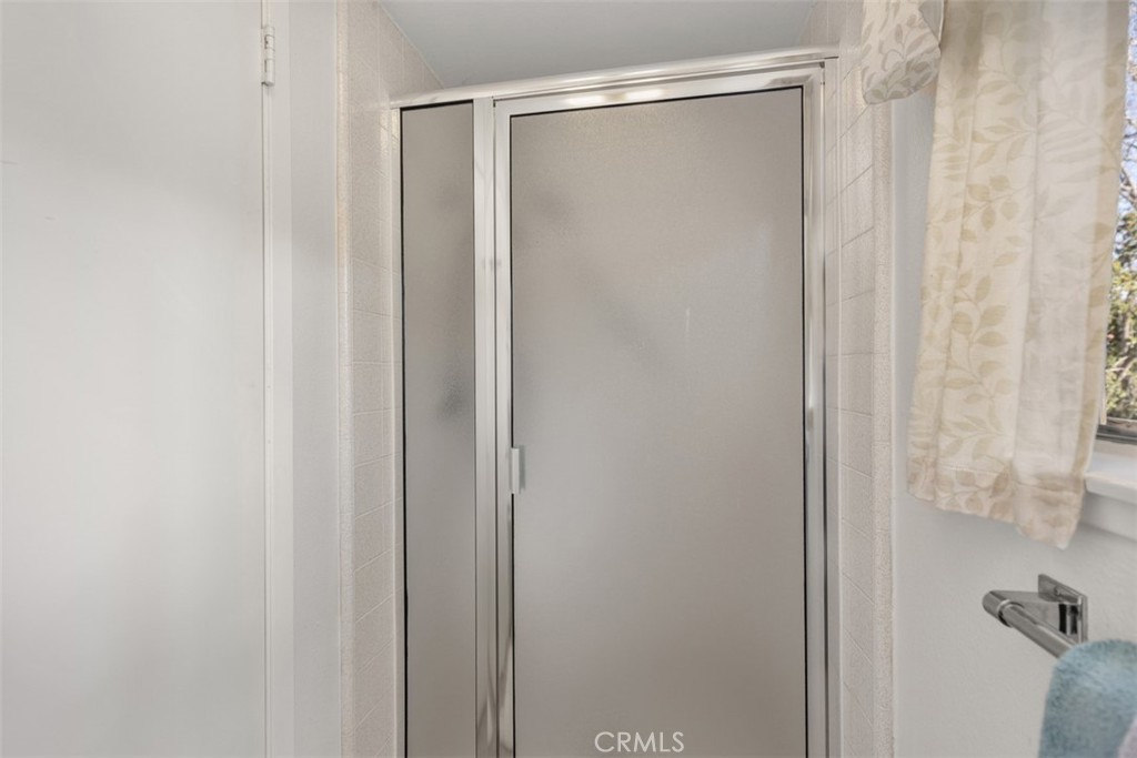 https://media.crmls.org/medias/9e728c03-70b5-4546-865e-385f76b1c699.jpg?preset=X-Large
