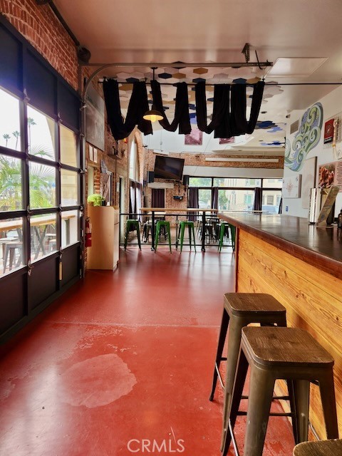 585 E Thompson Boulevard, Ventura CA: https://media.crmls.org/medias/9e7453da-a460-45b8-9e6e-b85e20379ada.jpg