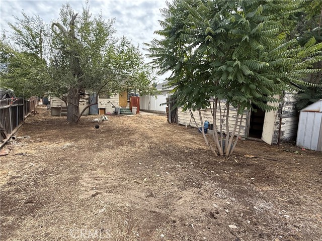 Detail Gallery Image 3 of 4 For 10619 Nassau Ave, Sunland,  CA 91040 - 2 Beds | 1 Baths