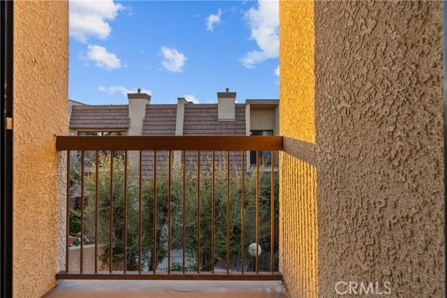 Detail Gallery Image 26 of 45 For 18417 Collins St #D,  Tarzana,  CA 91356 - 3 Beds | 2/1 Baths