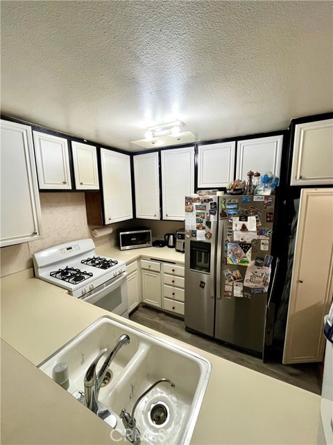 Detail Gallery Image 8 of 18 For 9600 Van Nuys #210,  Panorama City,  CA 91402 - 2 Beds | 1 Baths