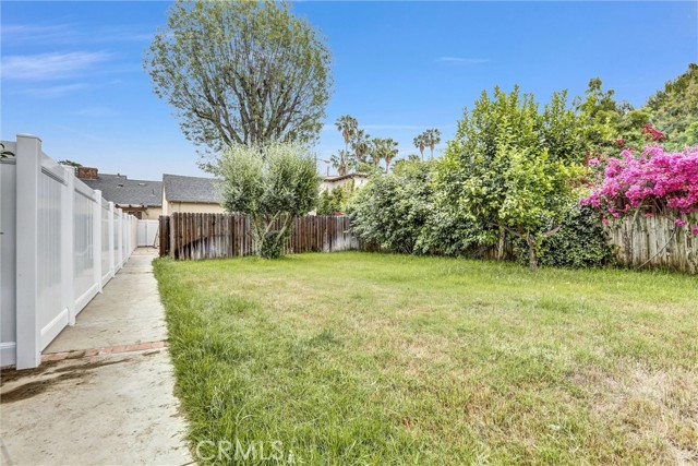 Detail Gallery Image 21 of 22 For 5657 Donna Ave, Tarzana,  CA 91356 - 2 Beds | 1 Baths