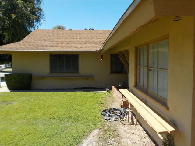 1676 Dumbarton Avenue, San Bernardino CA: https://media.crmls.org/medias/9e77c24a-f4f2-417e-a30e-92b4721be346.jpg