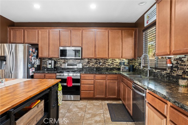 Detail Gallery Image 17 of 43 For 1449 Underhill Ct, Beaumont,  CA 92223 - 4 Beds | 3/1 Baths