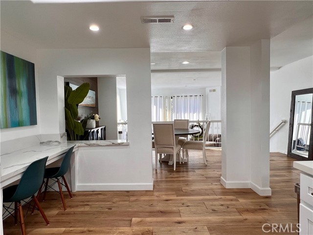 Detail Gallery Image 9 of 33 For 7 Swift Ct #210,  Newport Beach,  CA 92663 - 3 Beds | 2/1 Baths