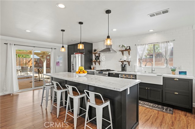 Detail Gallery Image 10 of 36 For 27036 Langside Ave, Canyon Country,  CA 91351 - 5 Beds | 2 Baths