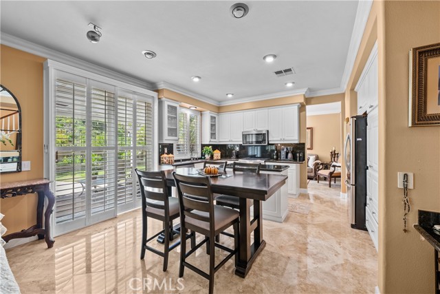 28456 Calex Drive, Valencia CA: https://media.crmls.org/medias/9e78c35e-5f02-48f7-9e7d-89429545631c.jpg