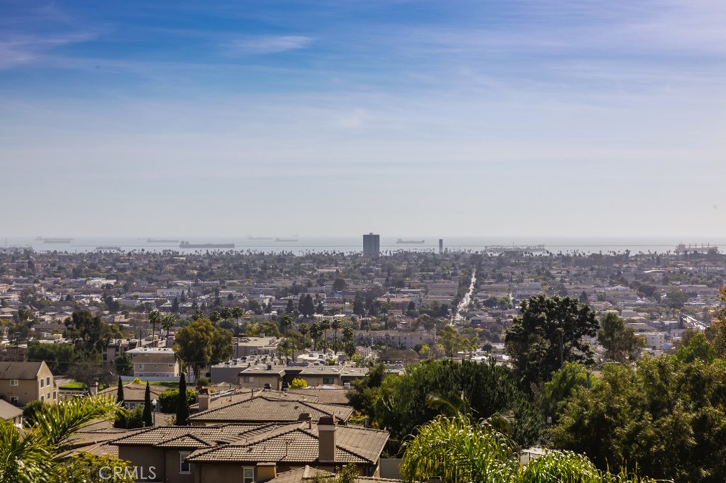 https://media.crmls.org/medias/9e7aaff6-820d-471b-8686-2e8f885df6c1.jpg?preset=X-Large