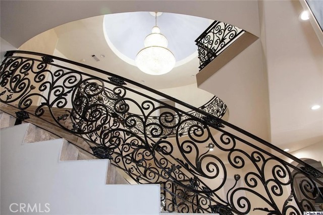 Detail Gallery Image 10 of 35 For 10062 Valley Circle Bld, Chatsworth,  CA 91311 - 7 Beds | 5 Baths