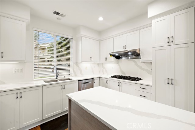 Detail Gallery Image 6 of 17 For 78 Canopy, Irvine,  CA 92603 - 3 Beds | 2/1 Baths