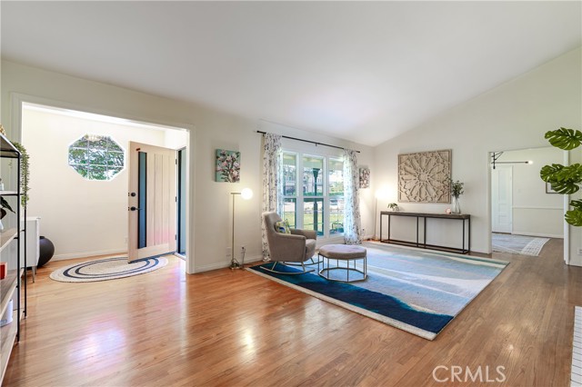 367 W Camino Real Avenue, Arcadia CA: https://media.crmls.org/medias/9e7b514e-00e1-4f39-8f32-7fff65d18eec.jpg