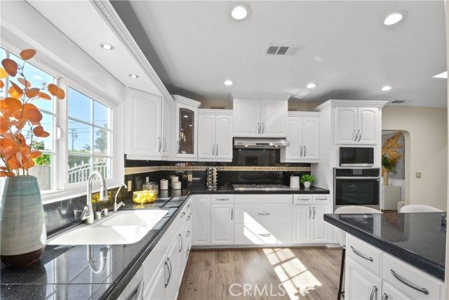 Detail Gallery Image 4 of 20 For 6326 Sultana Ave, Temple City,  CA 91775 - 4 Beds | 5/1 Baths