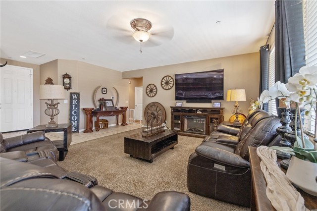863 Legacy Drive, Lemoore CA: https://media.crmls.org/medias/9e7ba445-10e1-4a8b-8269-cba11a4944e2.jpg