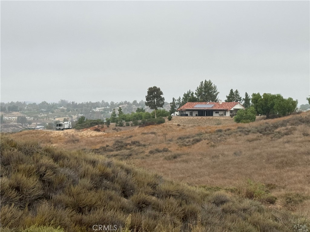 https://media.crmls.org/medias/9e7c1657-3bc1-4c32-8768-32138f0099f6.jpg?preset=X-Large